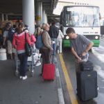 30.7.2008, 15:41:46 Autobus mezi terminály a náš italský kamarád